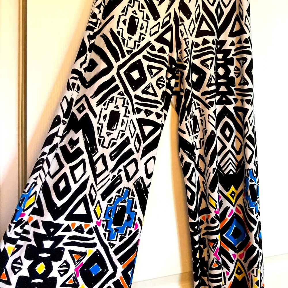 Very Cool Wide leg pant!